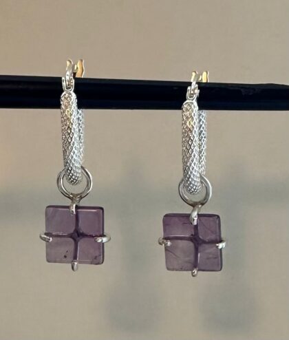 Square amethyst charm hoop earrings Fia